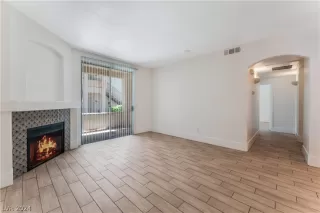 Photo #3: 2593000 Listing