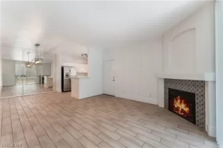 Photo #4: 2593000 Listing