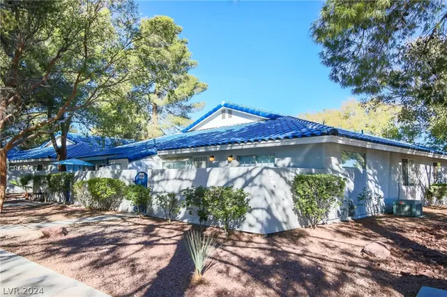 MLS: 2593015 Condo For Sale