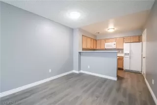 Photo #6: 2593015 Listing