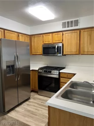 Photo #3: 2593035 Listing 