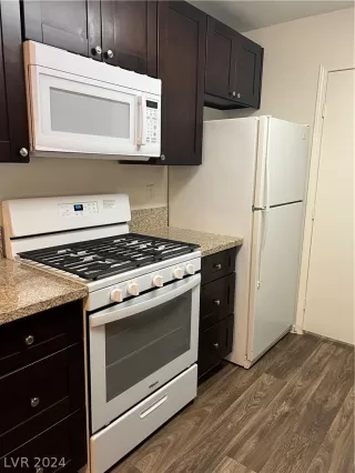 Photo #1: 2593037 Listing 