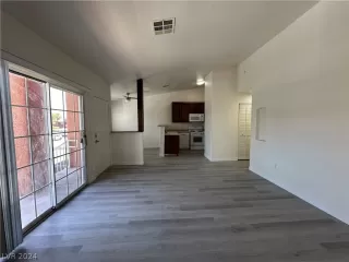 Photo #3: 2593038 Listing 