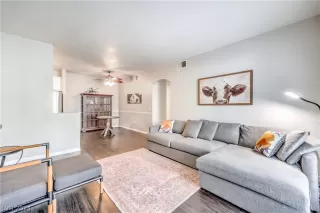 Photo #3: 2593045 Listing