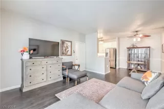 Photo #5: 2593045 Listing