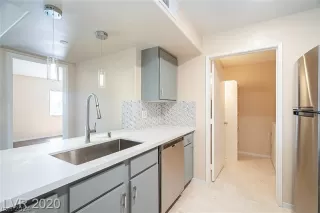 Photo #3: 2593067 Listing 