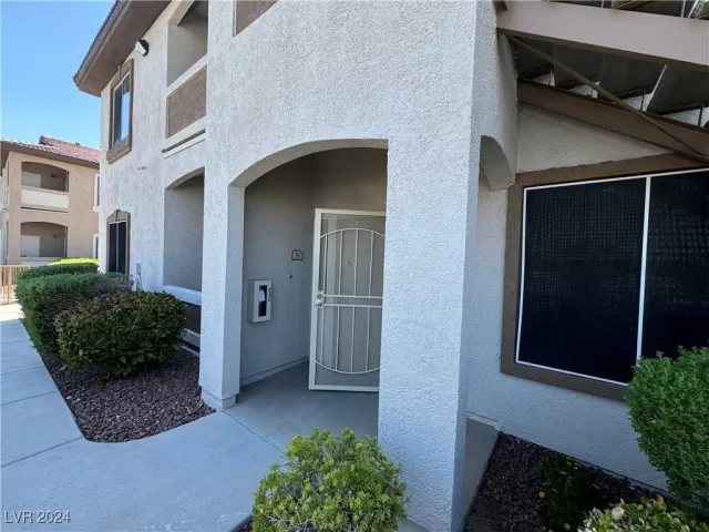 MLS: 2593073 Condo For Sale