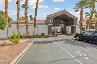 Photo #3: 2593081 Listing