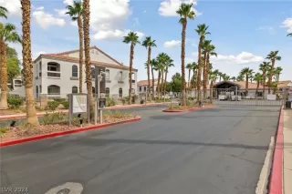 Photo #5: 2593081 Listing