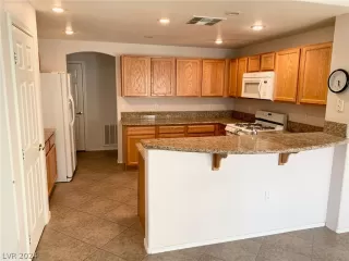 Photo #4: 2593092 Listing 