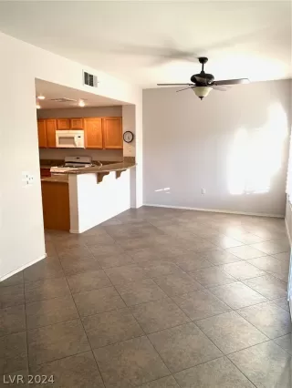 Photo #6: 2593092 Listing 