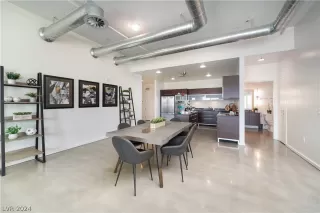 Photo #4: 2593107 Listing