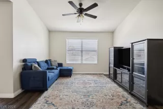 Photo #2: 2593119 Listing