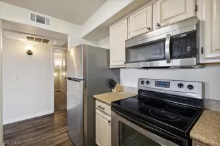 Photo #3: 2593119 Listing