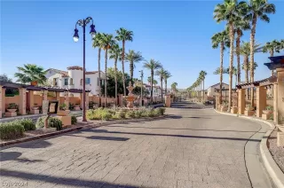 Photo #3: 2593143 Listing