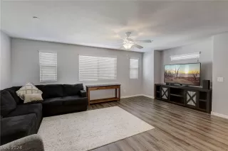 Photo #4: 2593143 Listing