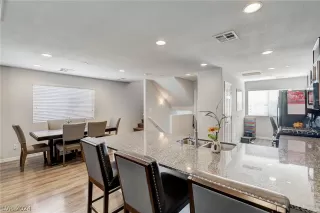 Photo #6: 2593143 Listing