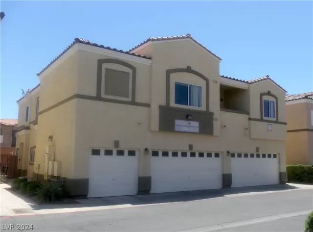 MLS: 2593148 Condo For Sale