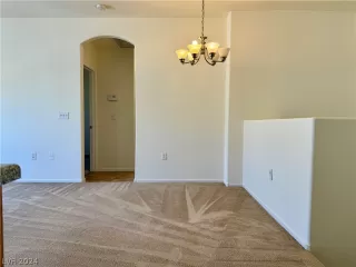 Photo #6: 2593148 Listing