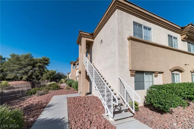 MLS: 2593150 Condo For Sale