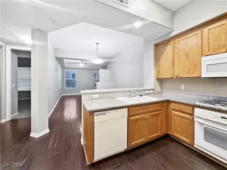 Photo #2: 2593161 Listing 