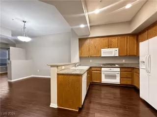 Photo #3: 2593161 Listing 