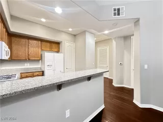 Photo #4: 2593161 Listing 