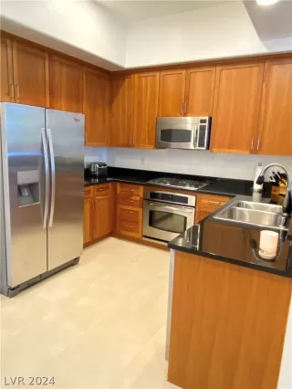 Photo #5: 2593162 Listing 