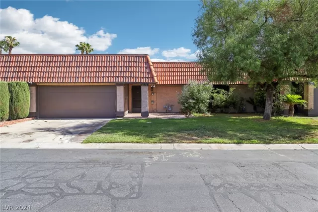 MLS: 2593172 Condo For Sale