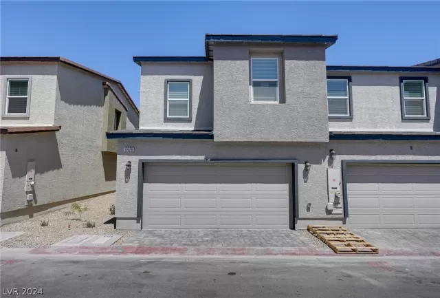 MLS: 2593183 Condo For Sale
