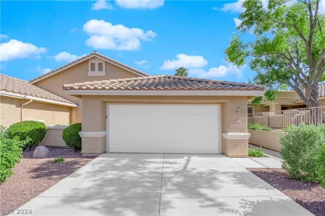 MLS: 2593227 Condo For Sale