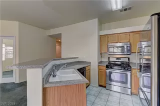 Photo #5: 2593295 Listing