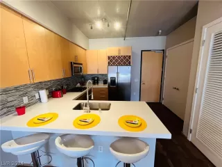 Photo #2: 2593316 Listing 