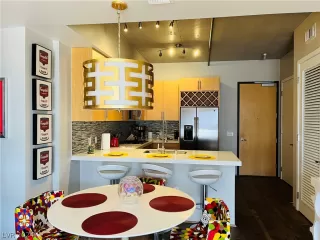 Photo #4: 2593316 Listing 