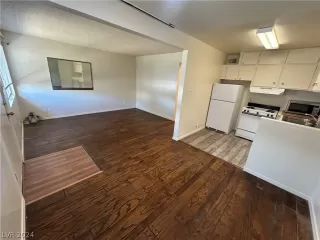 Photo #3: 2593369 Listing 