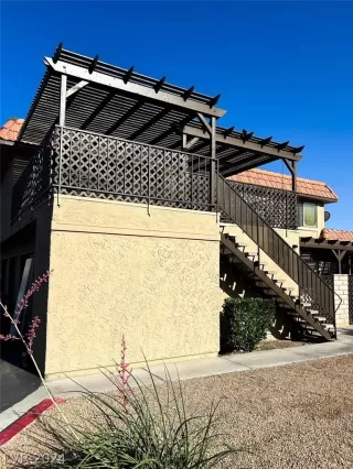 Photo #4: 2593376 Listing 