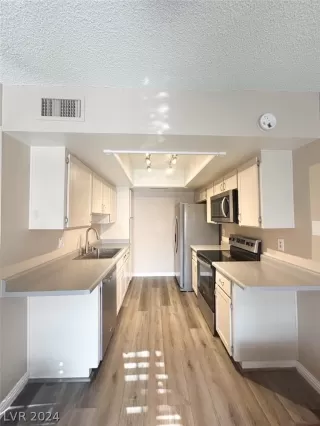 Photo #6: 2593376 Listing 