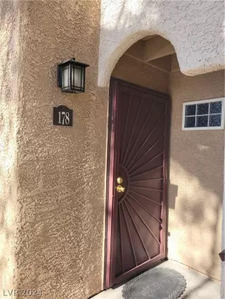 Photo #1: 2593410 Listing 