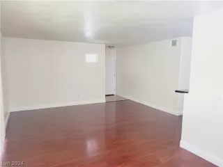 Photo #4: 2593410 Listing 