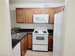 Photo #6: 2593410 Listing 