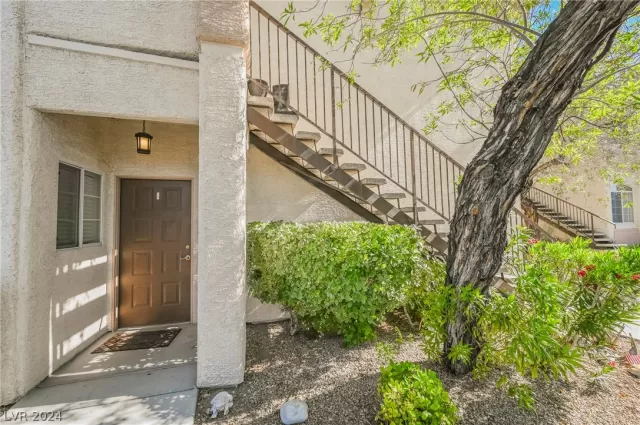 MLS: 2593439 Condo For Sale