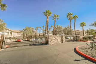 Photo #5: 2593439 Listing