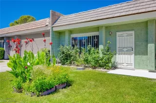 Photo #3: 2593452 Listing