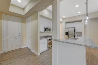 Photo #2: 2593476 Listing