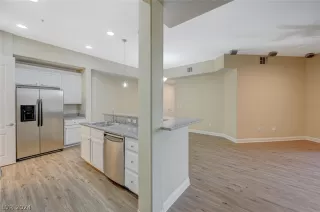 Photo #3: 2593476 Listing