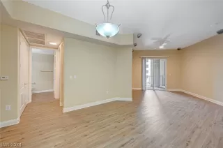 Photo #6: 2593476 Listing