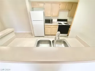 Photo #4: 2593502 Listing 