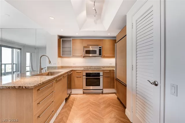 MLS: 2593505 Condo For Sale