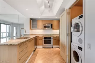 Photo #2: 2593505 Listing