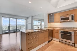 Photo #6: 2593505 Listing